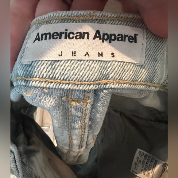American Apparel light wash denim cuff shorts size 26 excellent condition - Picture 5 of 5
